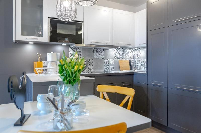 Lemon Tree Apartment